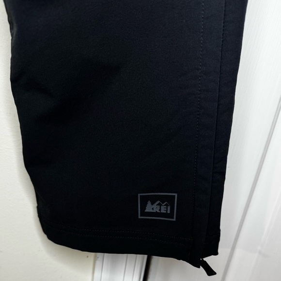 REI Woman’s Black trail pants-
Like new condition! - Picture 6 of 8